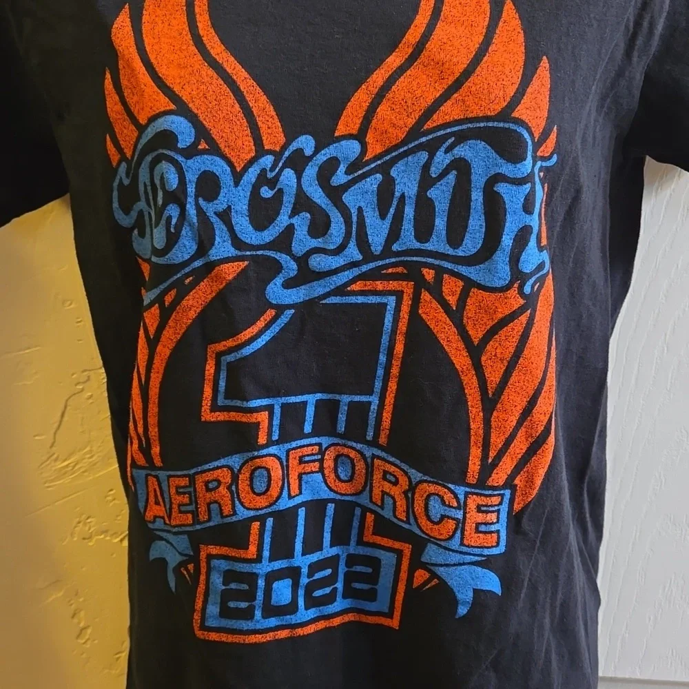 Gildan Aerosmith Black Graphic T-Shirt - Picture 2 of 6